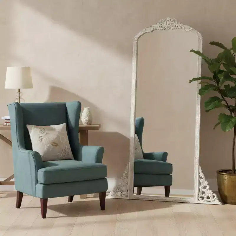 Specchio da parete a figura intera con cornice in legno massello bianco da 67", rettangolare, verticale